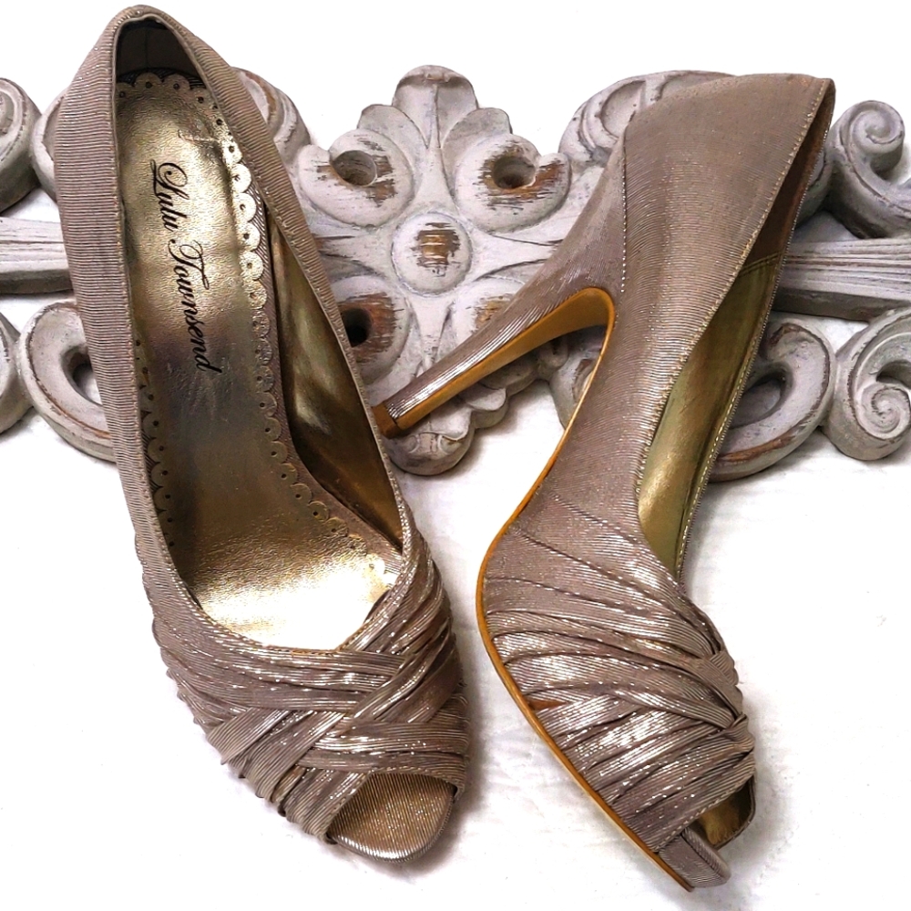 Lulu Townsend champagne heels.